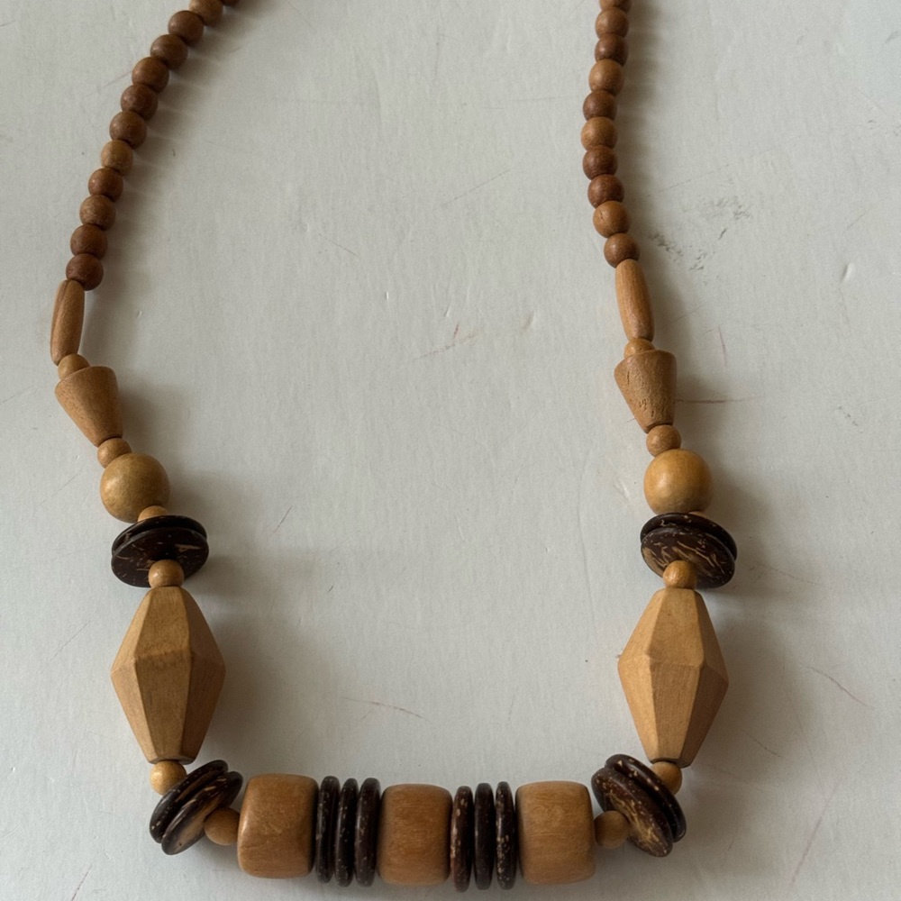 Wooden beads necklace